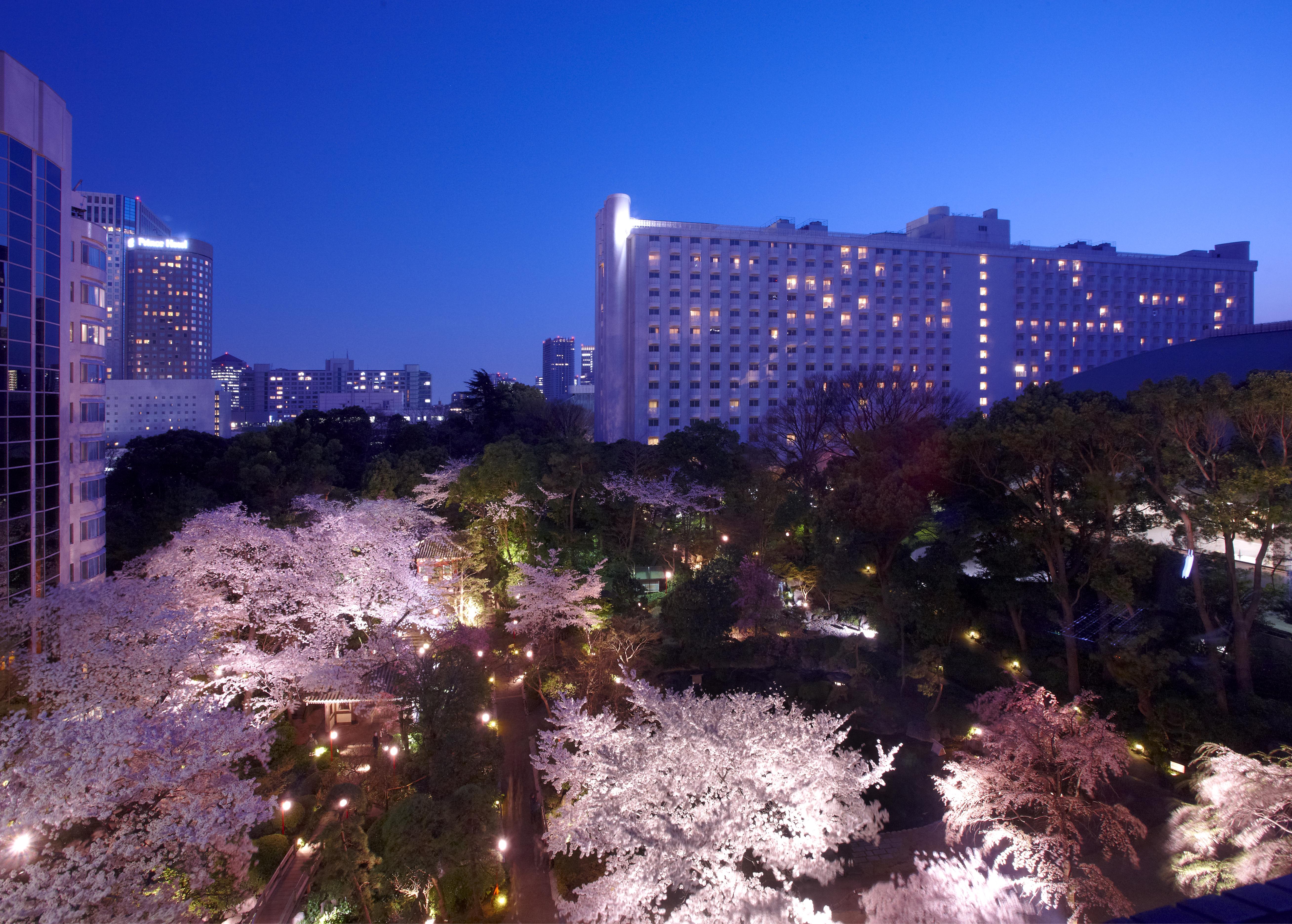 Grand Prince Hotel Shin Takanawa Tokyo Exterior photo The campus at night