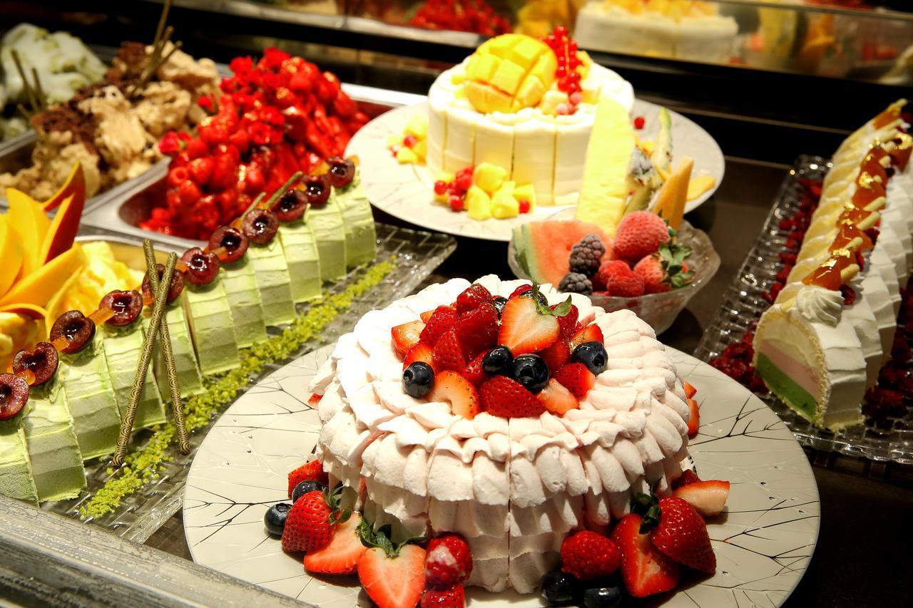 Grand Prince Hotel Shin Takanawa Tokyo Exterior photo A fruit cake