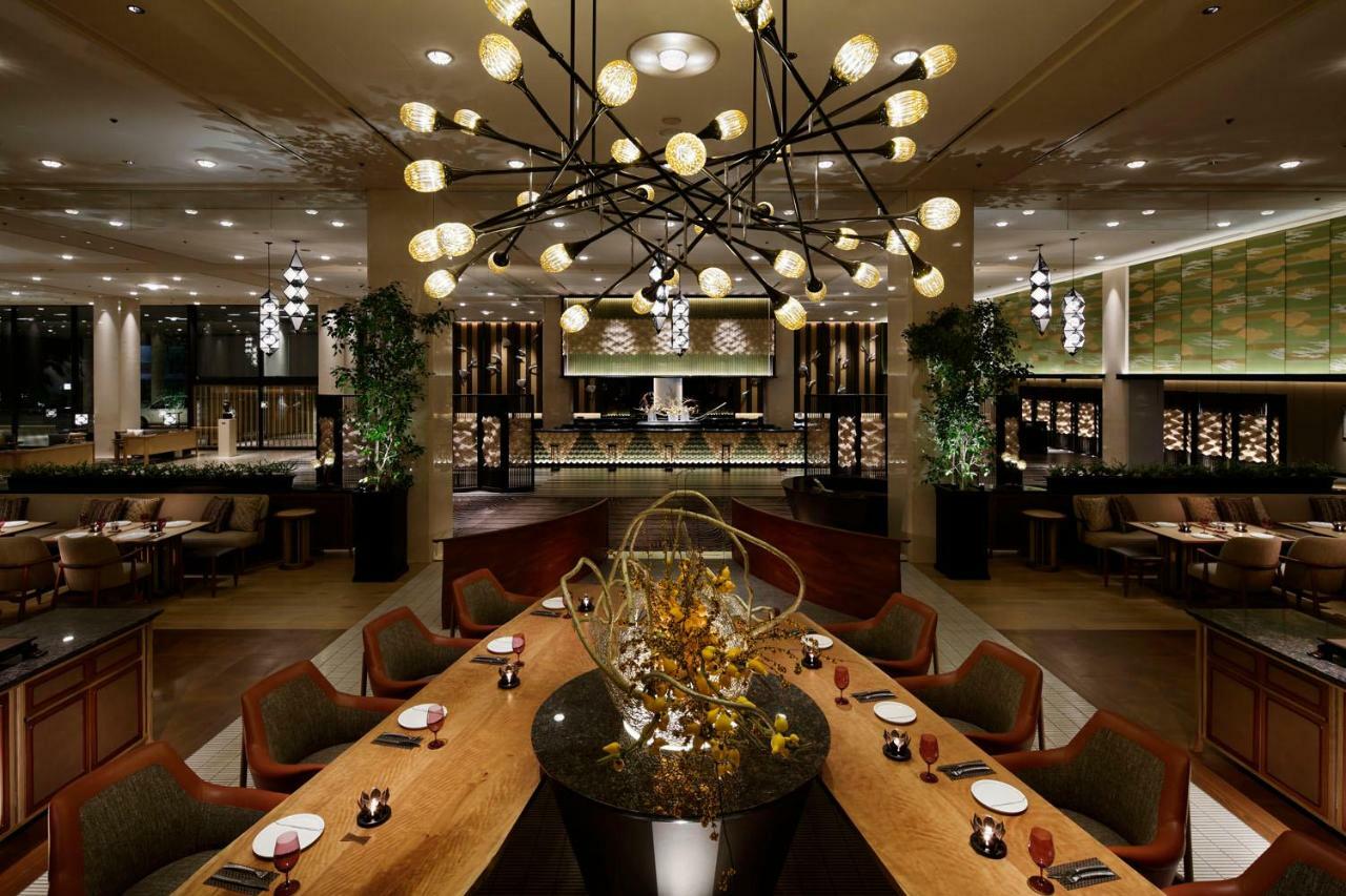 Grand Prince Hotel Shin Takanawa Tokyo Exterior photo The interior of the restaurant