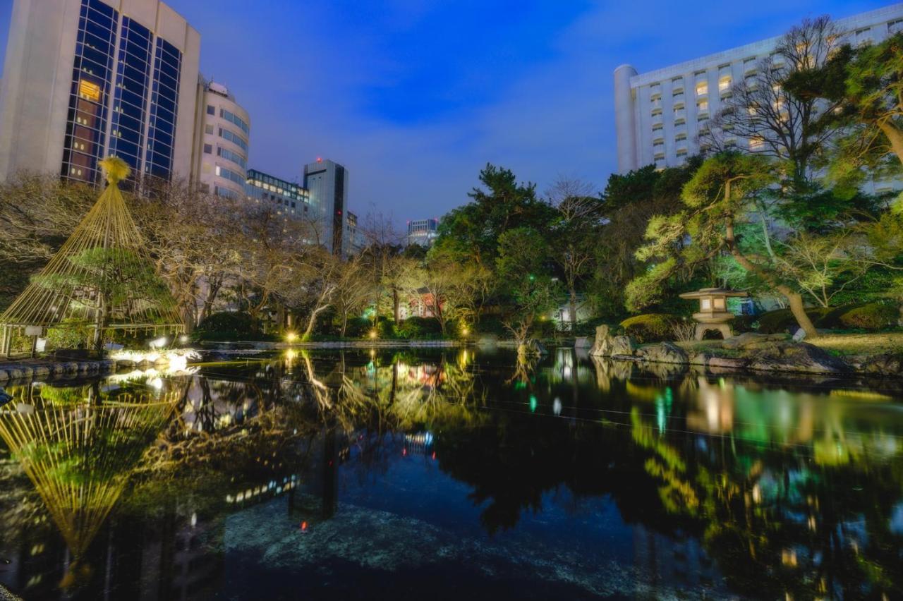 Grand Prince Hotel Shin Takanawa Tokyo Exterior photo View of the park at night